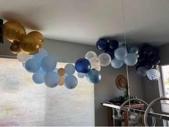 Graduation Decorations and Balloons