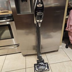 Vacuum-Shark Rocket Deluxe Pro