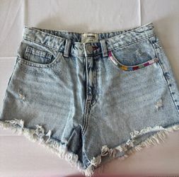 Tally Weijl Light Wash Distressed Denim Shorts – EUR 36
