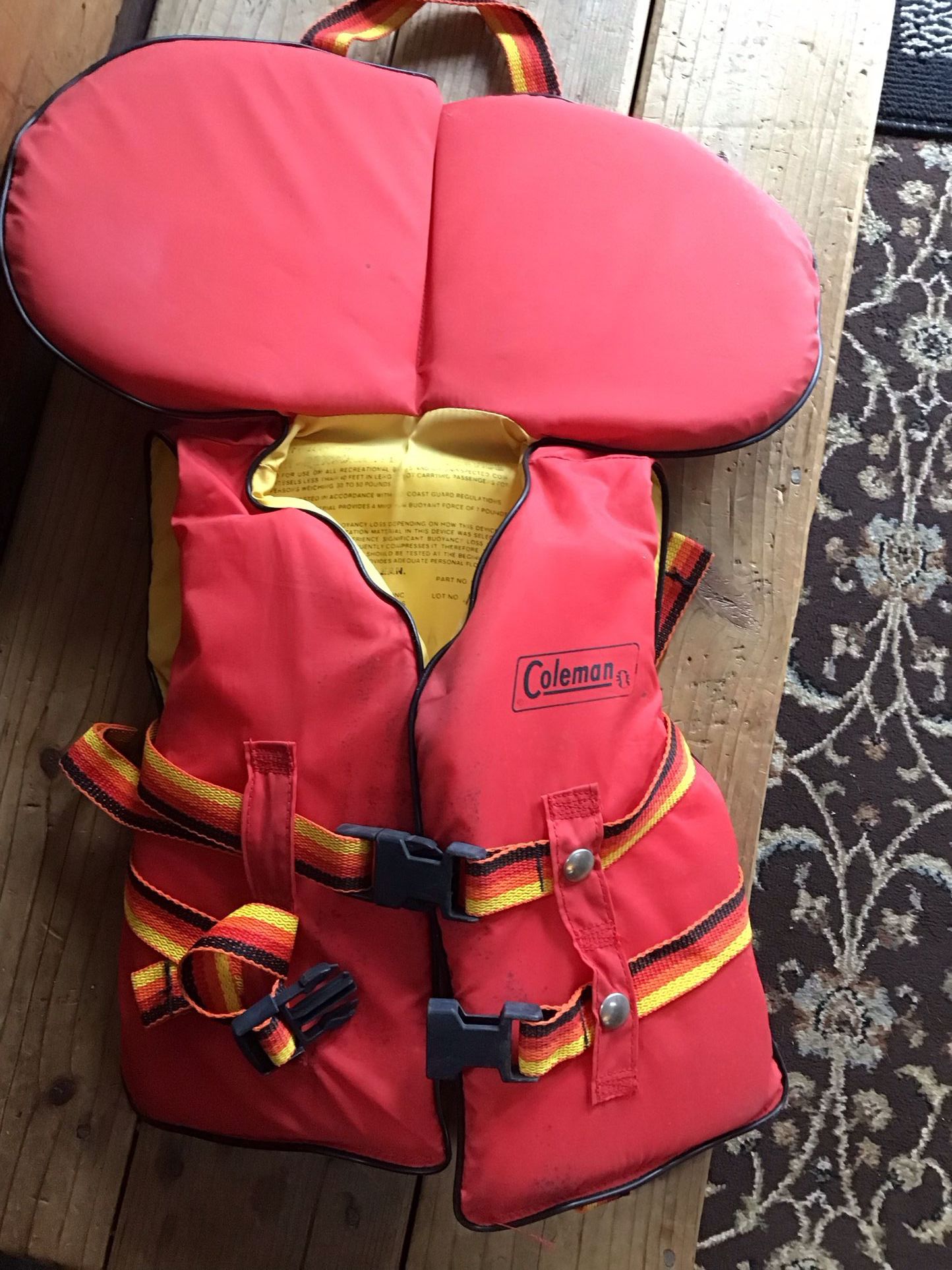 LIFE JACKET MADE BY COLEMAN $15 / GREAT FOR SMALL KIDS, HAS HAS HEADS UP FOR CHILD 30/50 Lbs. ELMHURST, IL. 60126 Has Lift Strap $15