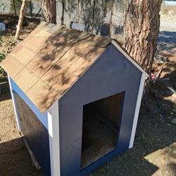 Dog Houses 