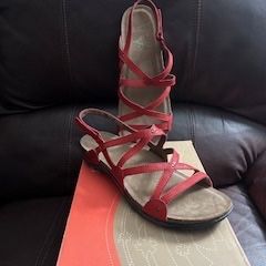 New Dansko Sandals 