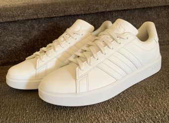 Adidas Tennis Shoe