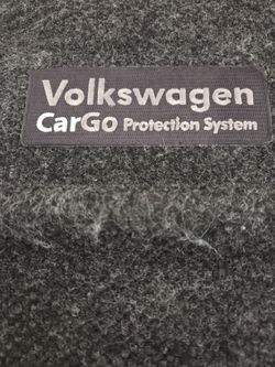 Volkswagen tiguan cargo separator good cond.