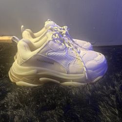 Balenciaga Triple S 