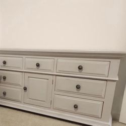 Broyhill Fontana Dresser OBO