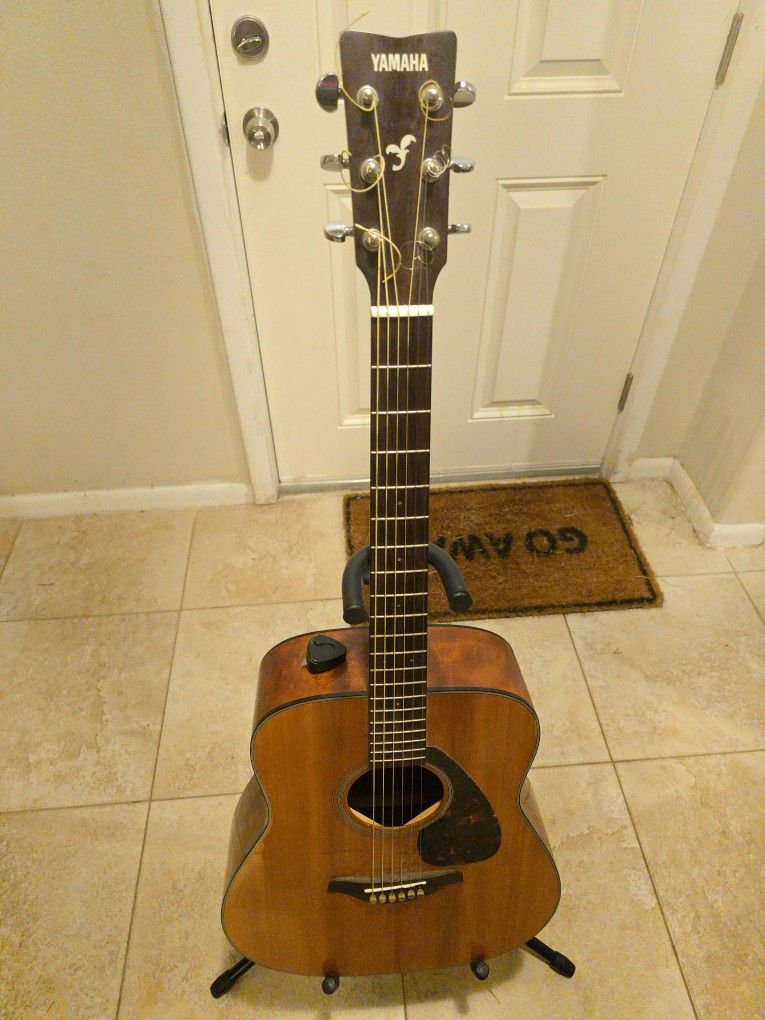 Yamaha FG800 Acoustic Guitar, Solid Spruce Top, Nato/Okoume Back/Sides