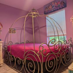 Disney Princess Full Size Carriage Bed 