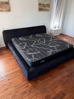 Elite Midnight Pro king size mattress pillow top 12”. New mattress in a plastic sealed Venta de colchones ☎️📲call or Tex (213)713-74-89 Hab