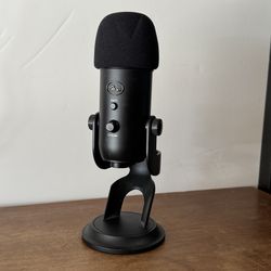 Blue Yeti Multi-pattern USB Condenser Microphone
