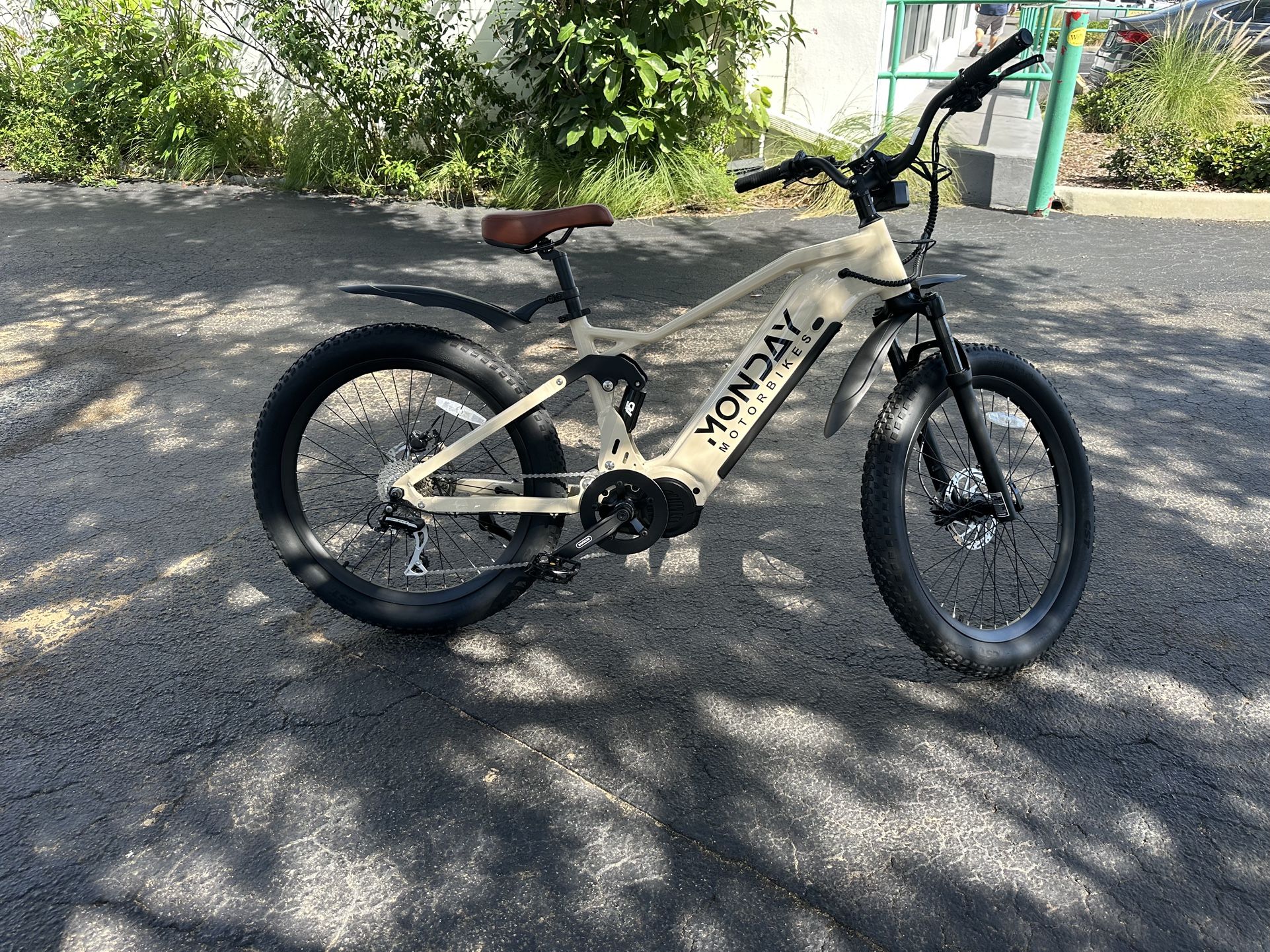 Monday Antero *Please Read Description*