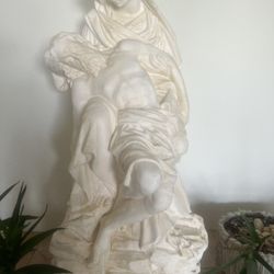 La Pietà Sculpture 