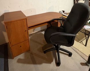 Free Desk & Chair