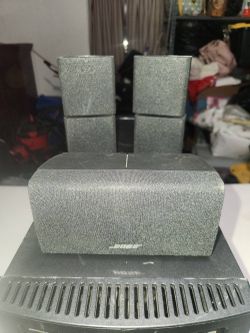 Bose PS28 III Powered Speaker System Acoustimass Subwoofer & 3 Cube Speakers