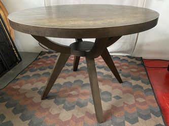 WEST ELM Arc Pedestal Dining Table