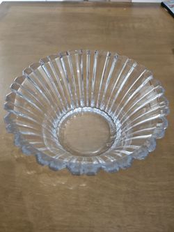 Glass fruit bowl