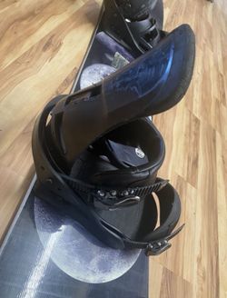 GNU Space Case Snowboard 153cm with Burton Custom Bindings Size L