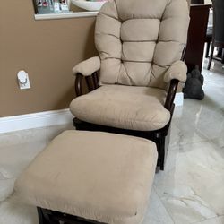 Rocking Chair & Leg rest 