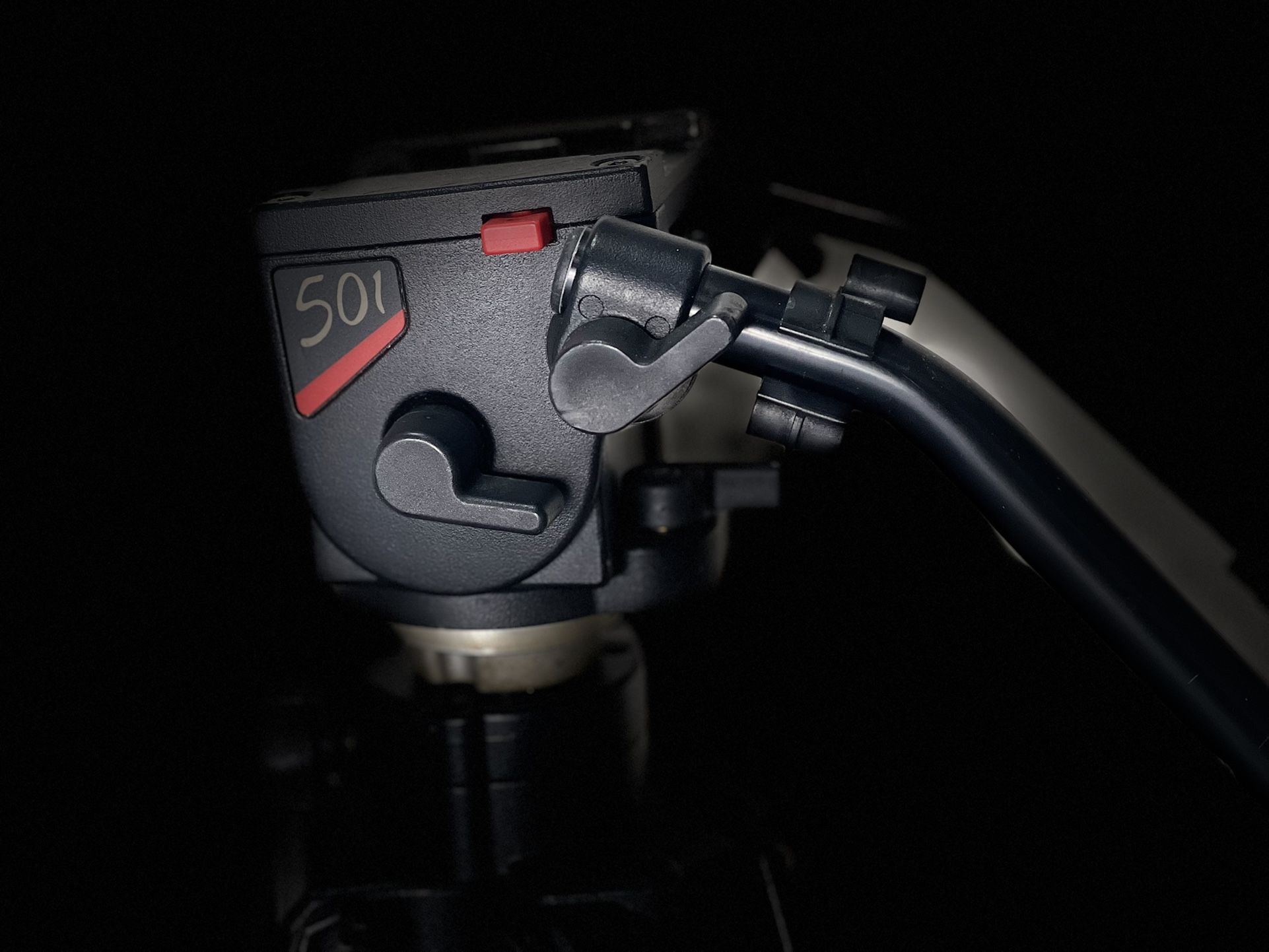 Bogen 3046 Manfrotto Tripod With 501 Head