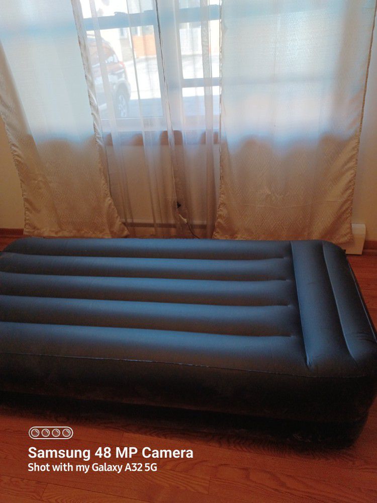Air mattress $25