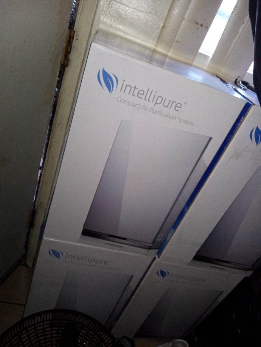 Compact Air Purifier (Brand New)