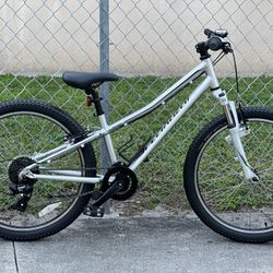 Specialized Hotrock 24” Kids MTB 