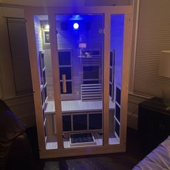 (6 Month Old)  Like New JNH Lifestyles Tosi Infrared Sauna (LOW EMF)