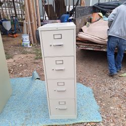 4 Drawer File Cabinet 