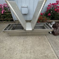 Bed Toll / Cargo Box 