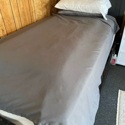 Twin size bed w/Mattress/box Spring and bed frame 