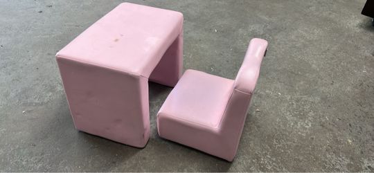 Kids table and chair, pink color Kids table and chair, pink color