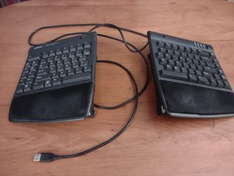 Kinesis Freestyle2 ergonomic split/tented keyboard