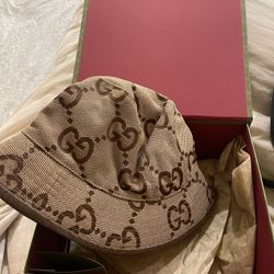 Brand new tags attached Gucci GG Canvas Bucket Hat size: M