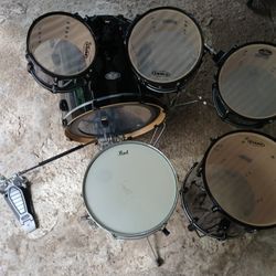 Like New Pearl Vision Series Drum Set 