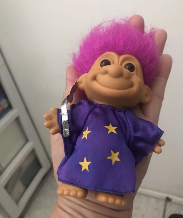 WIZARD - 5" Russ Troll Doll - Fuchsia/Magenta Hair