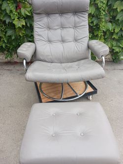 Vintage Ekornes Stressless chair, ottoman