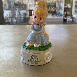 Precious Moments Disney Cinderella Covered Box Figurine 