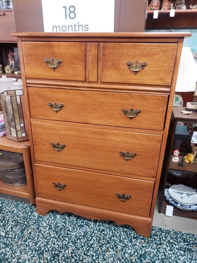 Vintage 5 Drawer Dresser