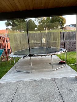 15’ Trampoline