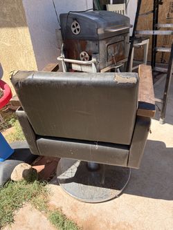 Black barber chair