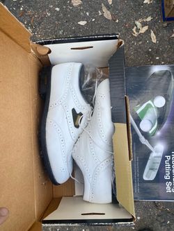 Golf shoes