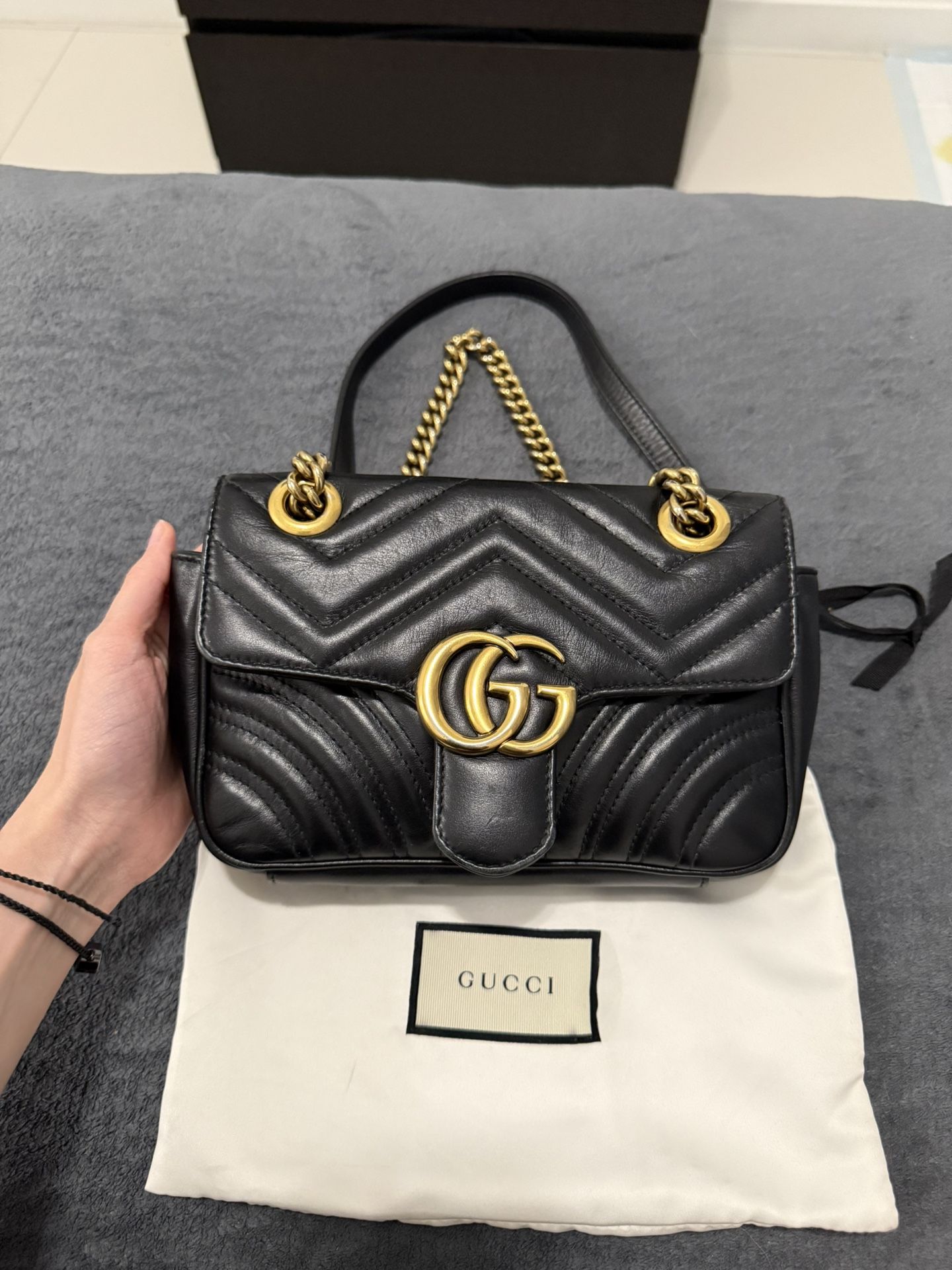 Authentic marmont small Gucci shoulder bag purse