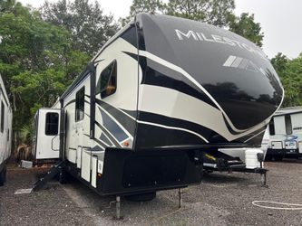 2021 Heartland Milestone 38 Ft