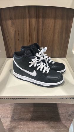Nike black & white high tops