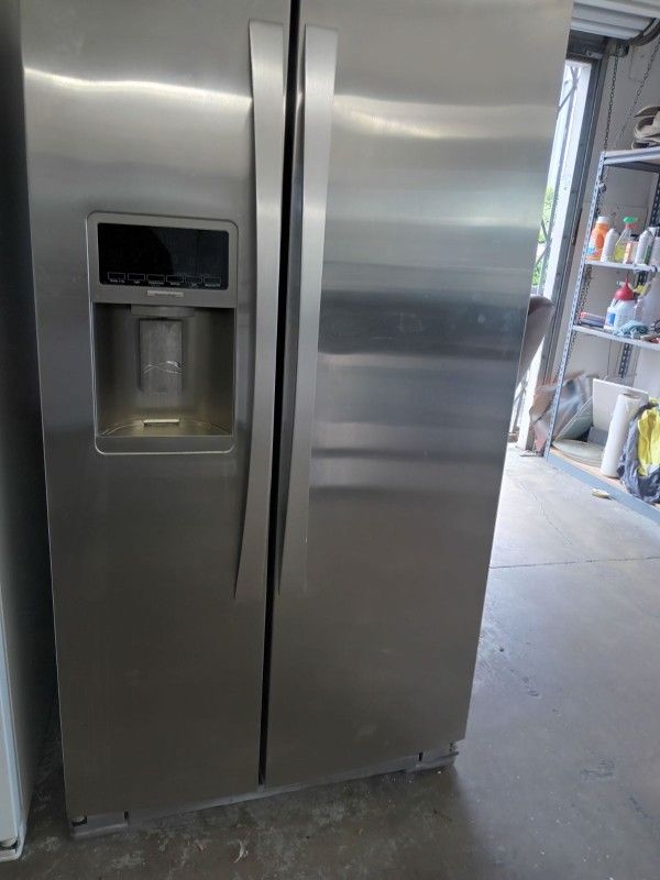 Kenmore Elite Stainless Steel Side By Side Couter Depth Fridge Fully Functional Exellent Condition