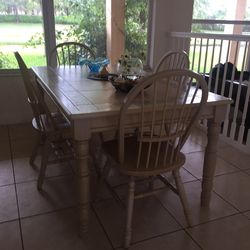Table with 4 chairs