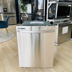 Samsung Digital Touch Control 55 dBA Dishwasher in Stainless Steel!