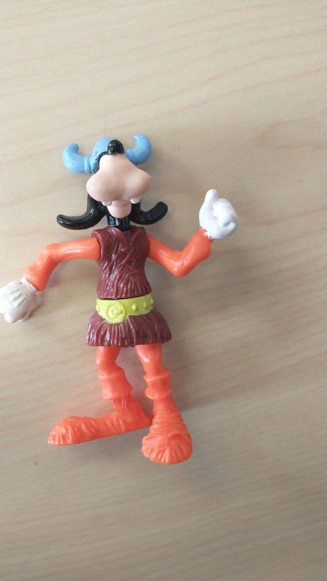 Walt Disney World Epcot Goofy Figure In Norway Happy Meal Toy Posable VTG 1993 

