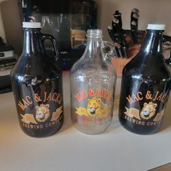 Growlers, Mac N Jacks