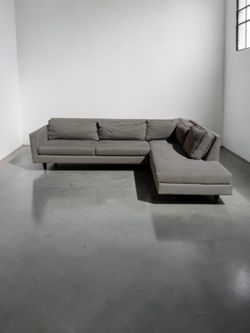 West Elm Grey Sectional Sofa š DELIVERY AVAILABLE